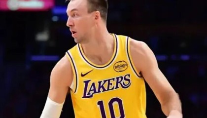 开云中国官网-肯纳德到湖人后场均10.2分，三项61/48/91%&amp;amp;真实命中率74%|国王|NBA常规赛|投篮|卢克-肯纳德|卢克·肯纳德_新浪体育_新浪新闻