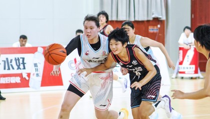 开云中国官网-场均轰26+12！中国女篮又一14岁1米90新星崛起：篮板王上线了
