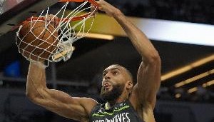 戈贝尔今天25板&amp;10前场板 森林狼生涯第3次前场板上双 队史最多