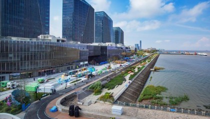 开云App下载-打卡巨型赛车、挑战极速卡丁车！格子旗嘉年华首登宝山滨江，开启春日狂欢