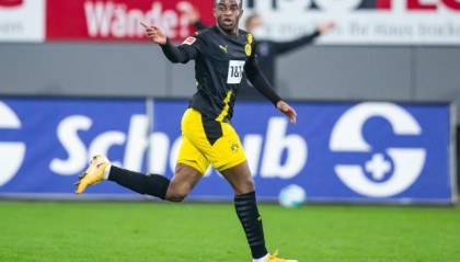 开云中国官网-多特再输前四告急！黄黑军团亟待拉直3个问号